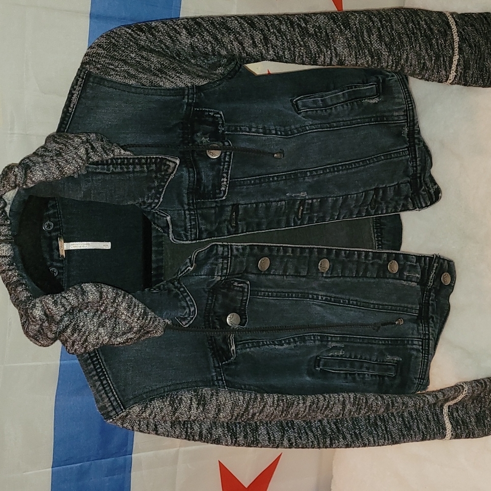 Free People Dark Wash Denim Distressed Sweater Arm 100% Cotton Jacket